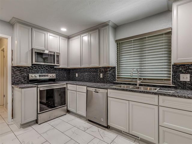 3405 Woodsboro Drive, Norman, OK 73072