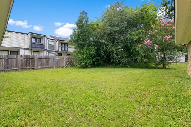 18108 Wild Oak Drive, Houston, TX 77090