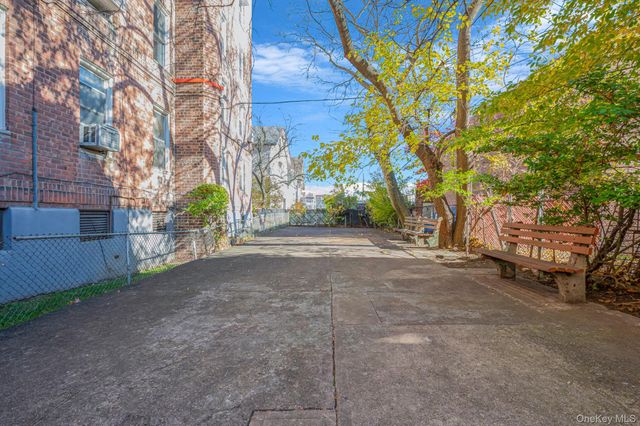 2552 E 7 Street 1H, Brooklyn, NY 11235