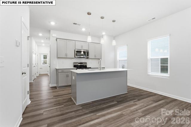 4618 Lakeview Road 3, Charlotte, NC 28216