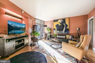 555 Massachusetts Ave NW Apt 901, Washington, DC 20001