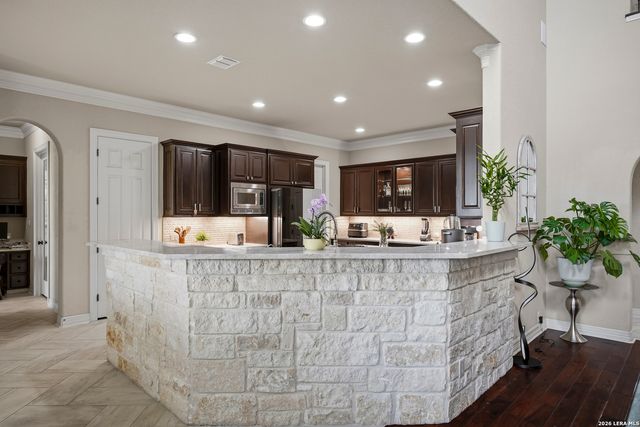 714 Ruidosa Downs, Helotes, TX 78023