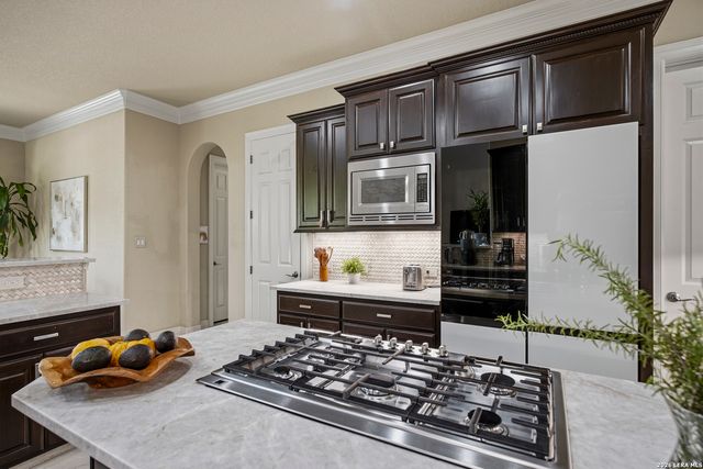 714 Ruidosa Downs, Helotes, TX 78023