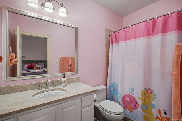 714 Ruidosa Downs, Helotes, TX 78023