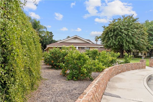 534 Roosevelt Road A, Redlands, CA 92374