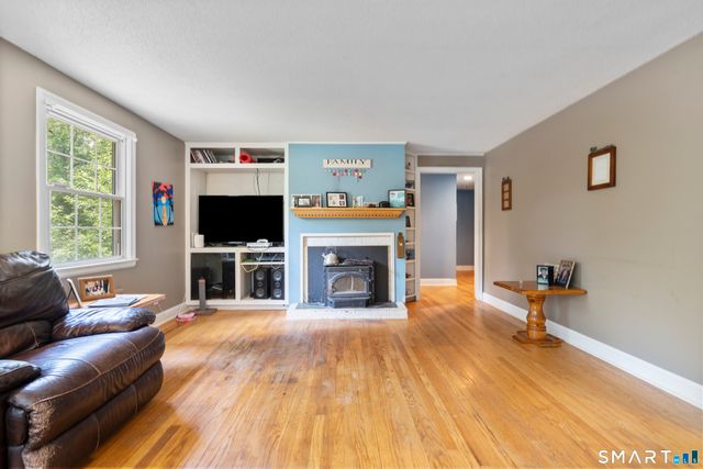 1218 Woodruff Street, Southington, CT 06489