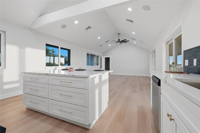 38 SE 195TH STREET, Suwannee, FL 32692