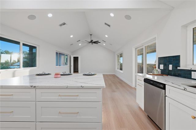 38 SE 195TH STREET, Suwannee, FL 32692