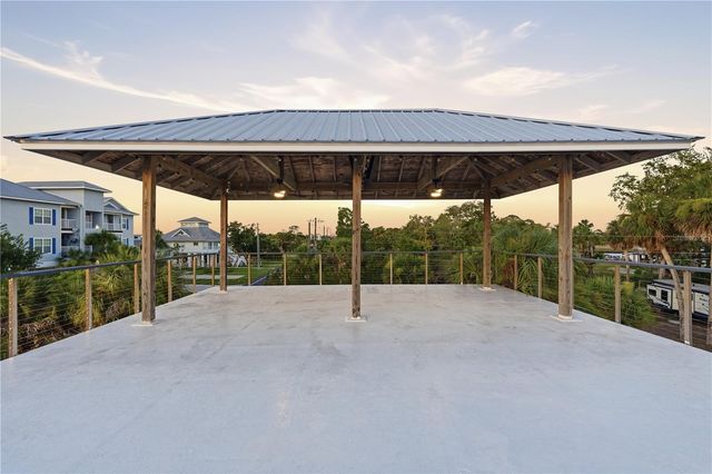 38 SE 195TH STREET, Suwannee, FL 32692