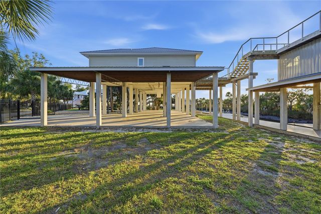 38 SE 195TH STREET, Suwannee, FL 32692