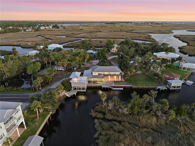 38 SE 195TH STREET, Suwannee, FL 32692
