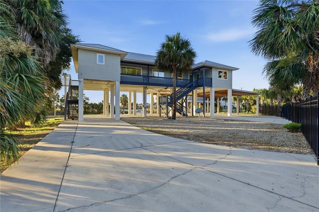 38 SE 195TH STREET, Suwannee, FL 32692