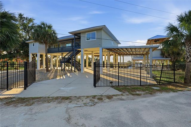 38 SE 195TH STREET, Suwannee, FL 32692