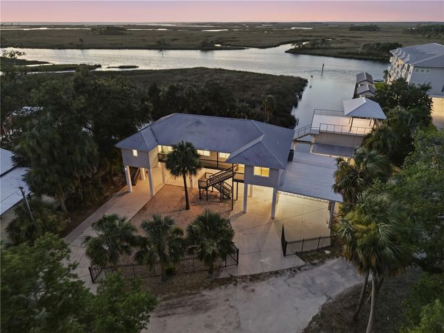 38 SE 195TH STREET, Suwannee, FL 32692