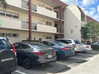 8960 S Hollybrook Boulevard 109, Pembroke Pines, FL 33025