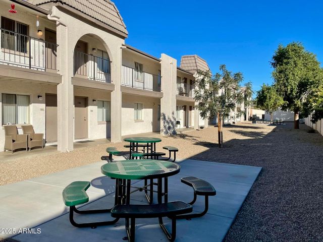 1222 E MOUNTAIN VIEW Road 208, Phoenix, AZ 85020