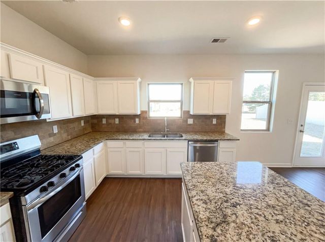 529 Emporia Loop, Mcdonough, GA 30253