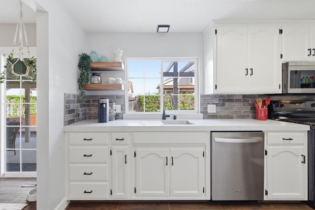 749 Nancy Dr, Ripon, CA 95366