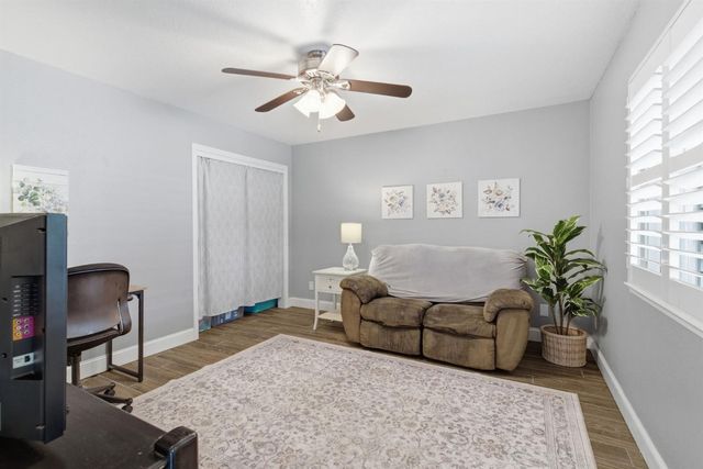 749 Nancy Dr, Ripon, CA 95366