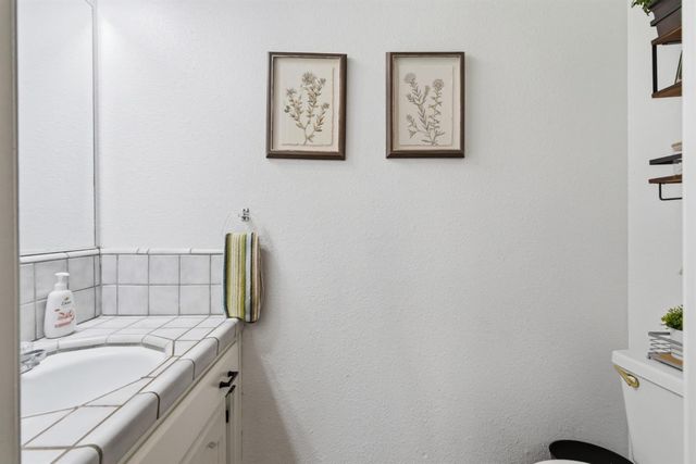 749 Nancy Dr, Ripon, CA 95366