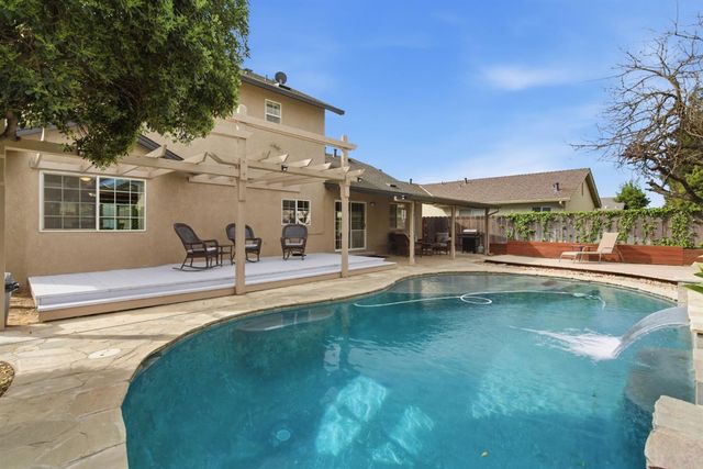 749 Nancy Dr, Ripon, CA 95366