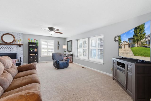 749 Nancy Dr, Ripon, CA 95366