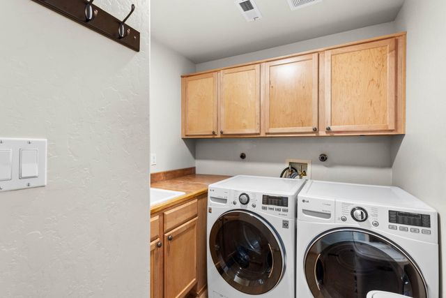 9671 Redmont Road NE, Albuquerque, NM 87109