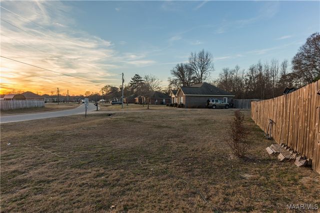 745 BALTZER Road, Wetumpka, AL 36092