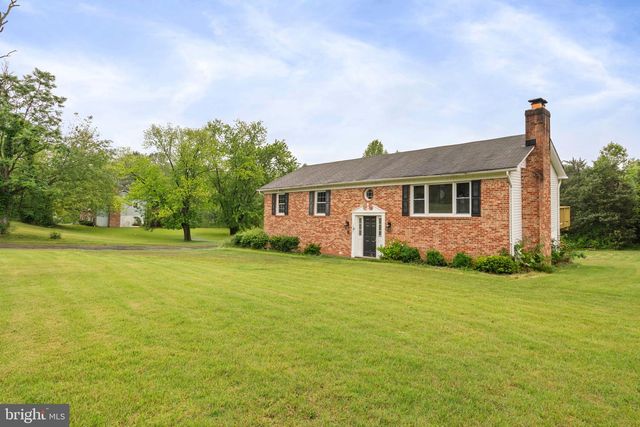 1585 MOUNTAIN VIEW RD, Stafford, VA 22554