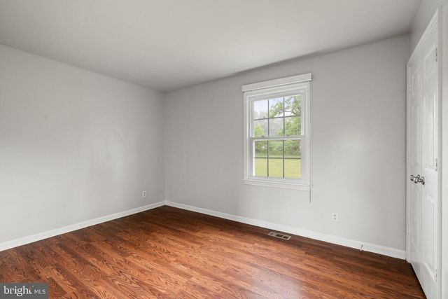 1585 MOUNTAIN VIEW RD, Stafford, VA 22554