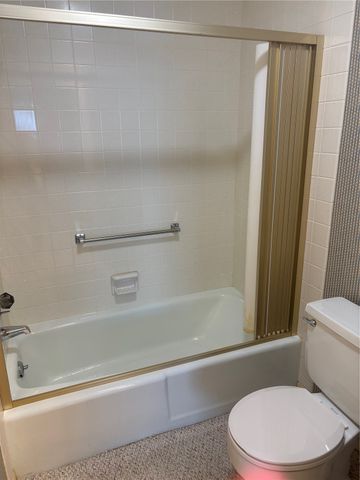 130 Thompson Drive SE 308, Cedar Rapids, IA 52403