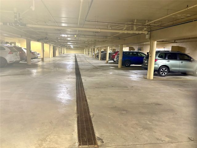 130 Thompson Drive SE 308, Cedar Rapids, IA 52403