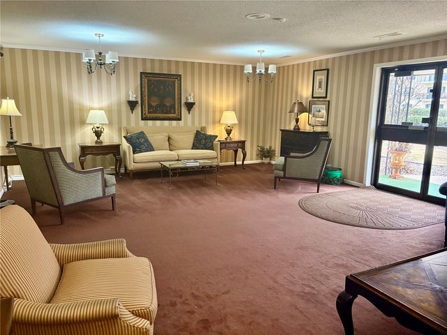 130 Thompson Drive SE 308, Cedar Rapids, IA 52403