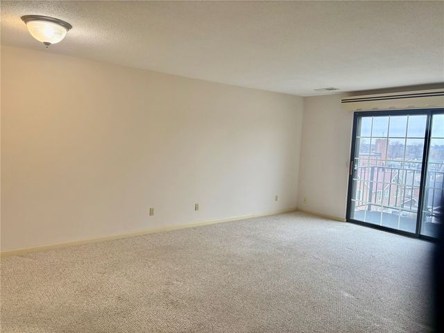 130 Thompson Drive SE 308, Cedar Rapids, IA 52403