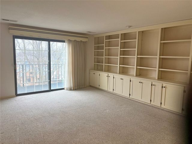 130 Thompson Drive SE 308, Cedar Rapids, IA 52403