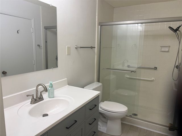 130 Thompson Drive SE 308, Cedar Rapids, IA 52403