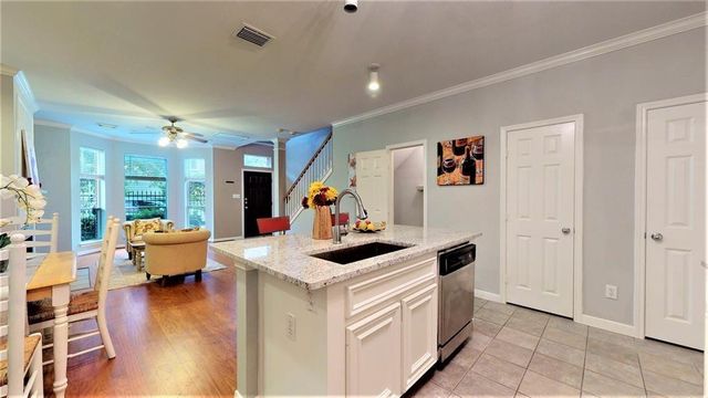 2104 Gillette Street, Houston, TX 77006