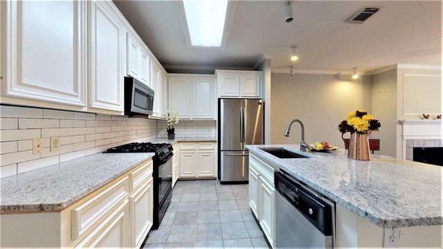 2104 Gillette Street, Houston, TX 77006