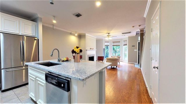 2104 Gillette Street, Houston, TX 77006