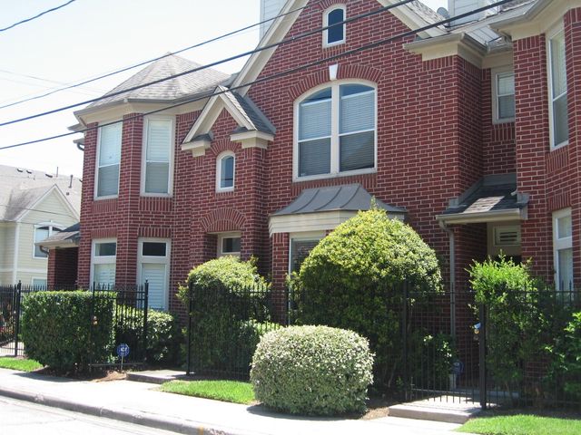 2104 Gillette Street, Houston, TX 77006