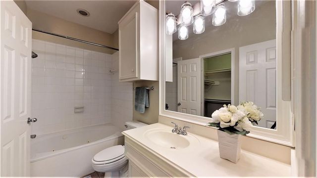 2104 Gillette Street, Houston, TX 77006