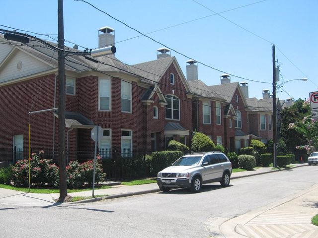 2104 Gillette Street, Houston, TX 77006