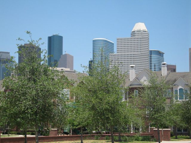 2104 Gillette Street, Houston, TX 77006