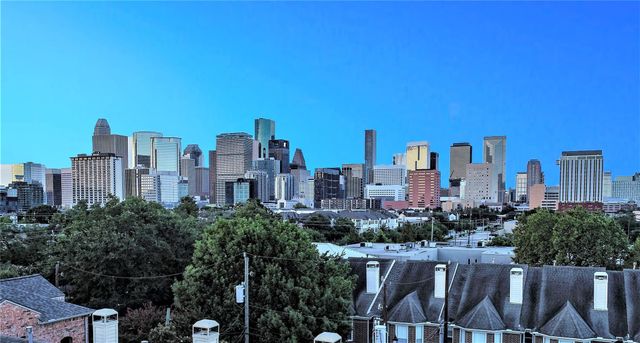 2104 Gillette Street, Houston, TX 77006