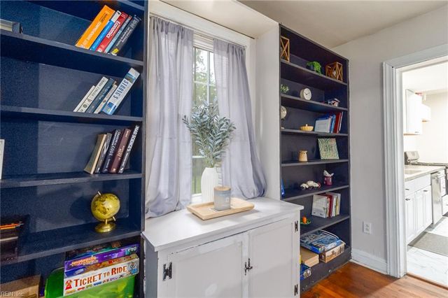 937 Dogwood TER, Norfolk, VA 23502