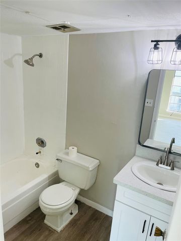 9550 Deering Drive 408, Houston, TX 77036