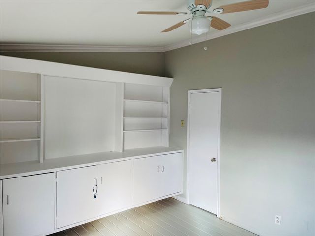 9550 Deering Drive 408, Houston, TX 77036
