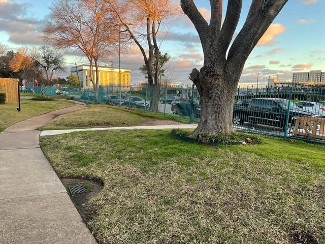 9550 Deering Drive 408, Houston, TX 77036