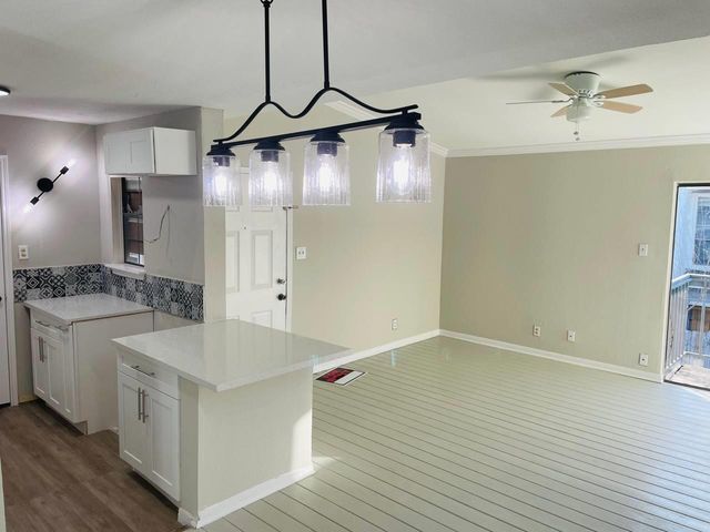 9550 Deering Drive 408, Houston, TX 77036