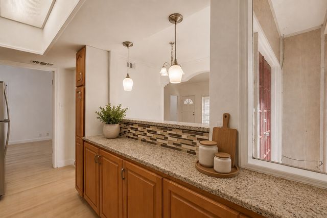 4023 Wycliff Avenue 204, Dallas, TX 75219